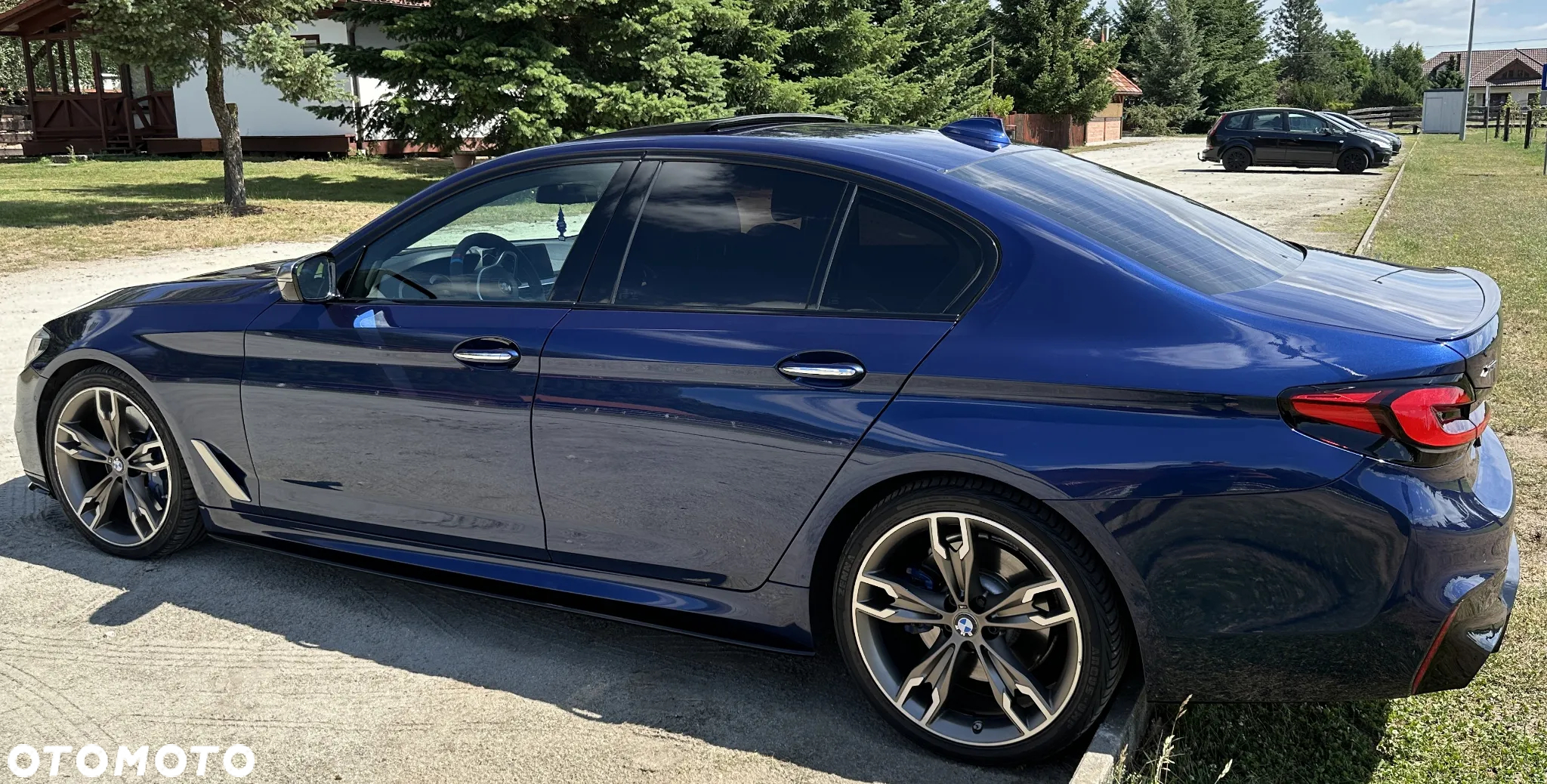 BMW Seria 5 M550i xDrive sport - 6