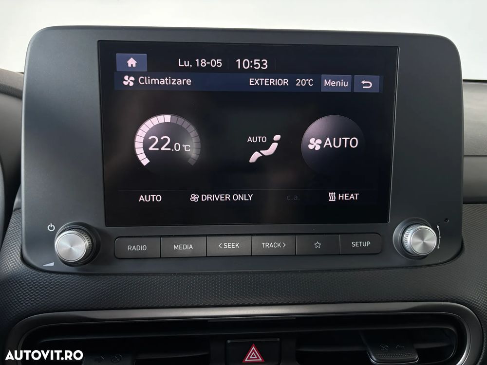 Hyundai KONA Select - 24