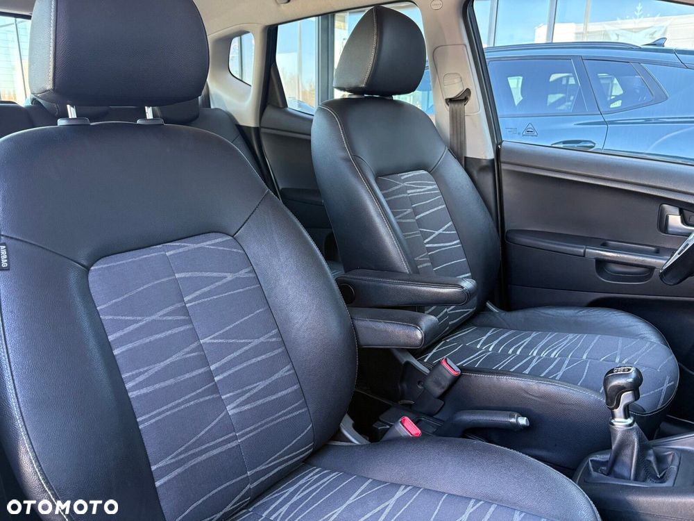 Kia Venga - 17