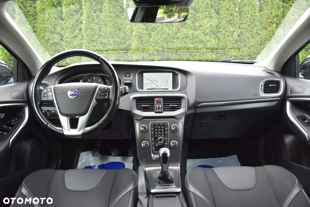 Volvo V40 D4 Drive-E Momentum - 11