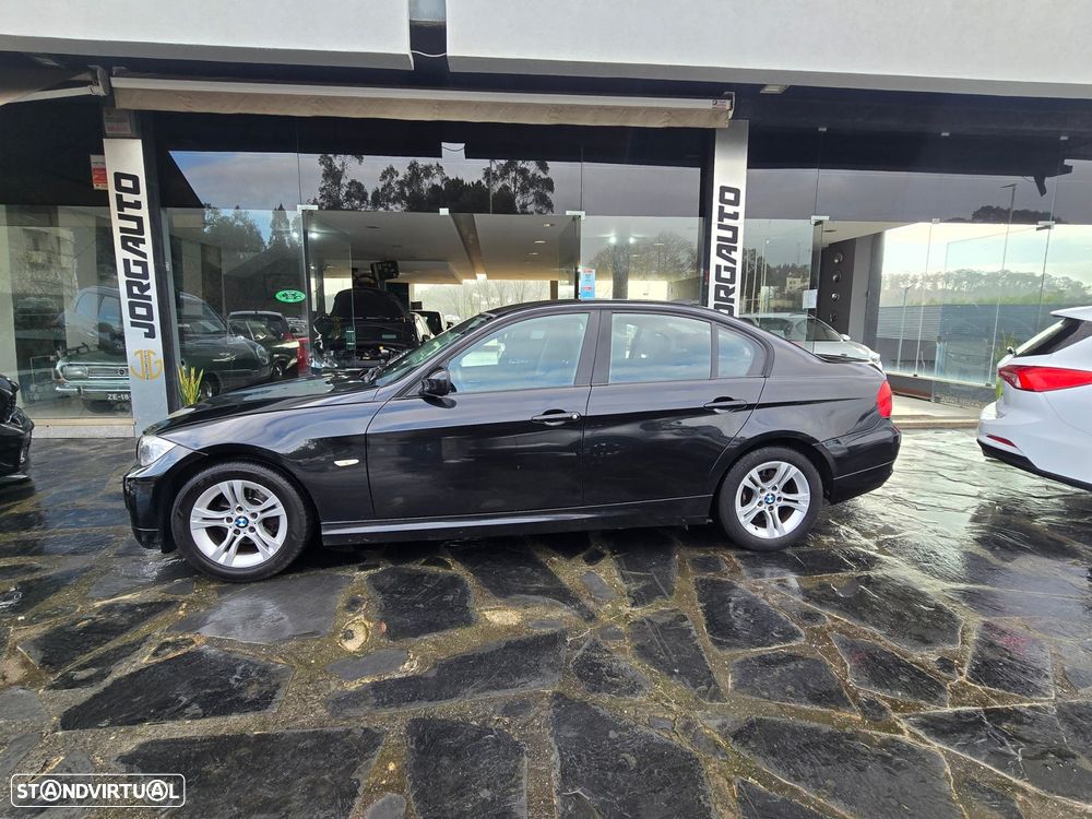 BMW 318 d Navigation Sport - 4
