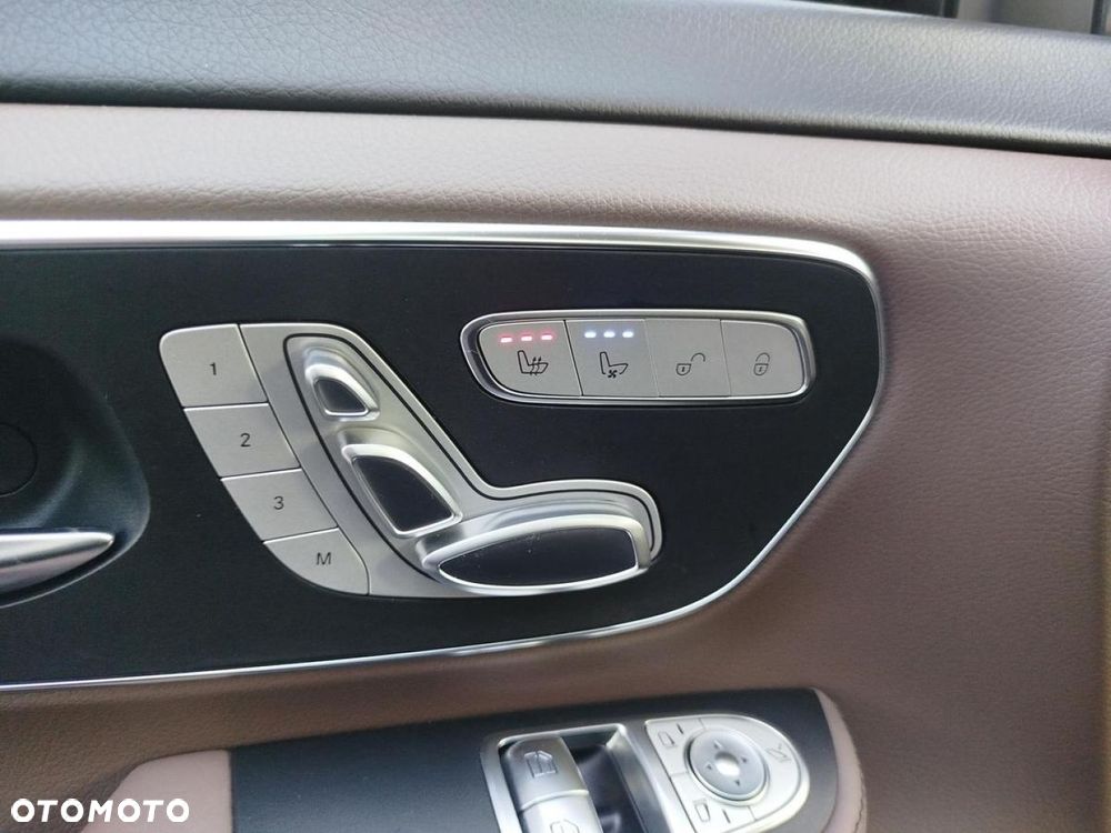 Mercedes-Benz Klasa V - 14