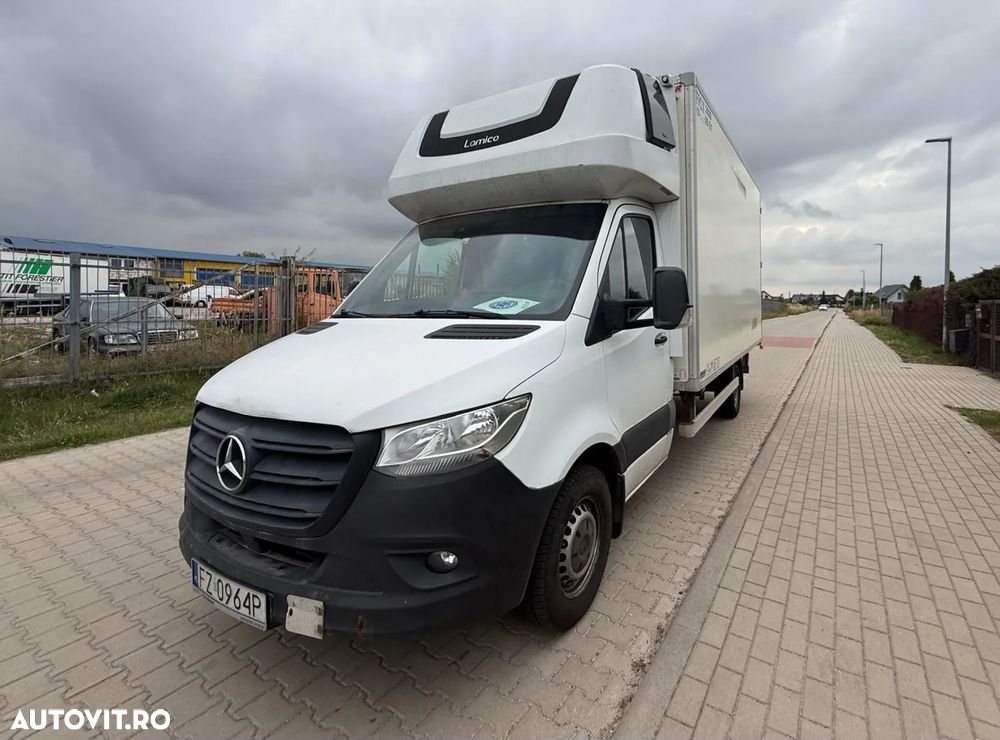 Mercedes-Benz Sprinter - 2