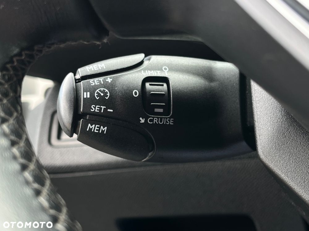 Peugeot 3008 PureTech 130 Stop & Start GPF Allure Business-Paket - 14