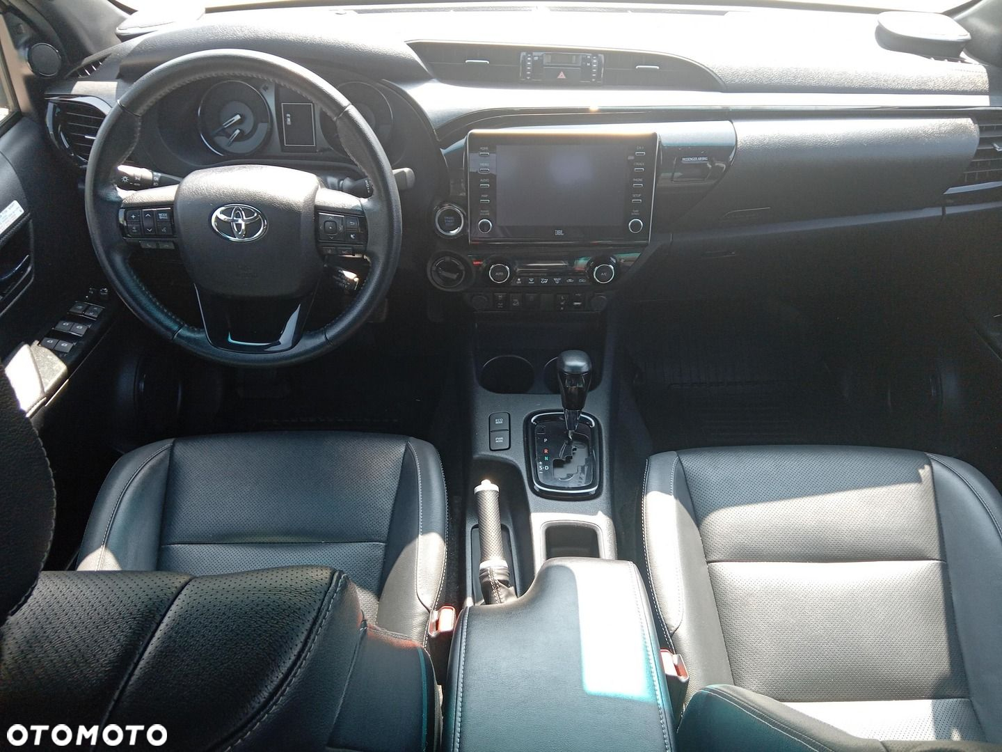 Toyota Hilux - 16