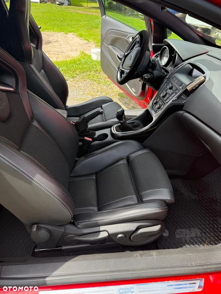 Opel Astra OPC Start/Stop - 14