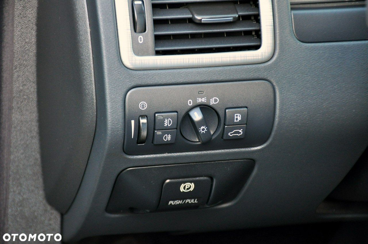 Volvo XC 70 - 36