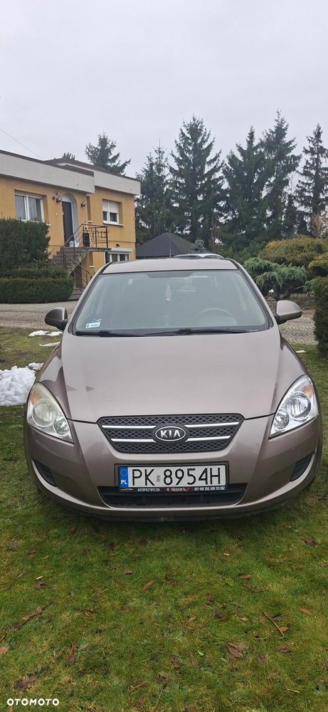 Kia Ceed 1.6 Crdi Comfort + - 7