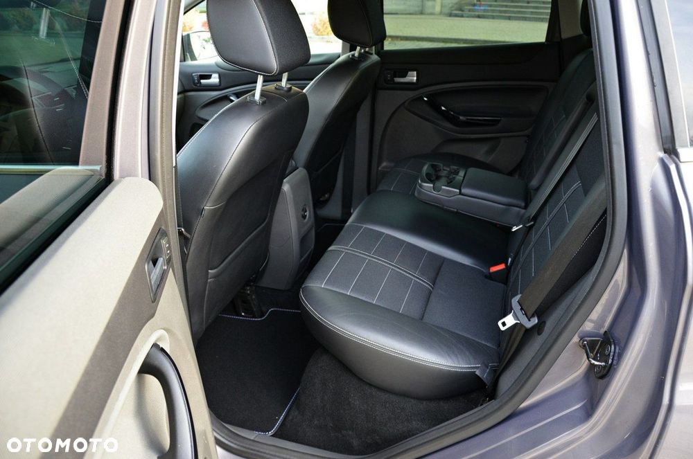 Ford Kuga 2.0 TDCi 2x4 Titanium - 31