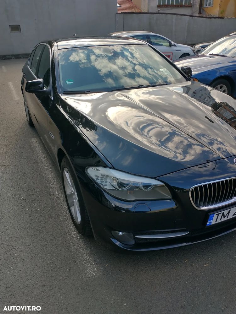 BMW Seria 5 520d - 32