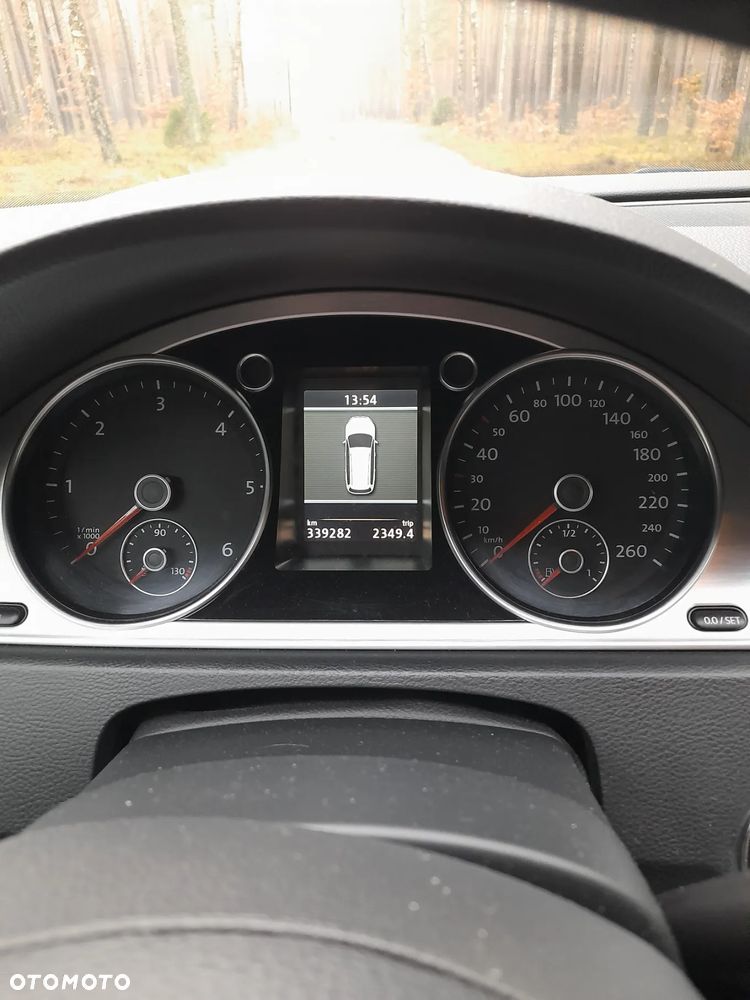 Volkswagen Passat 1.6 TDI DPF BlueMotion Technology Highline - 14