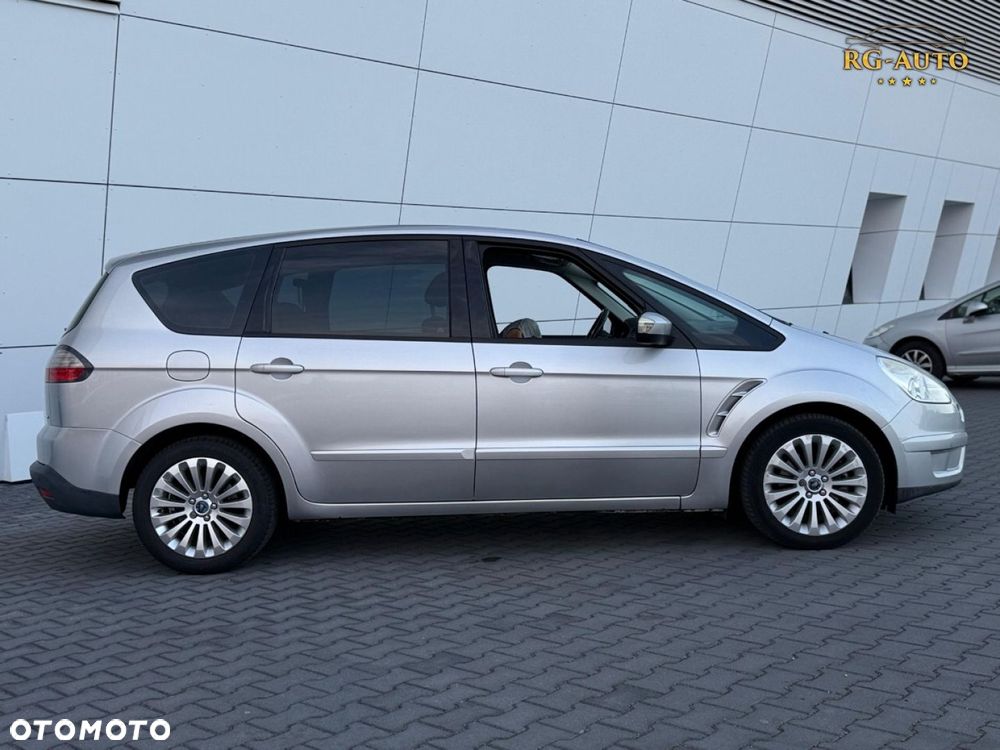 Ford S-Max - 13