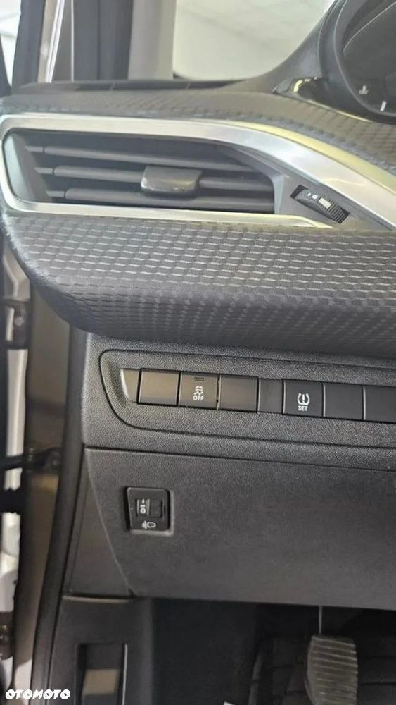 Peugeot 2008 1.2 Pure Tech Style - 16