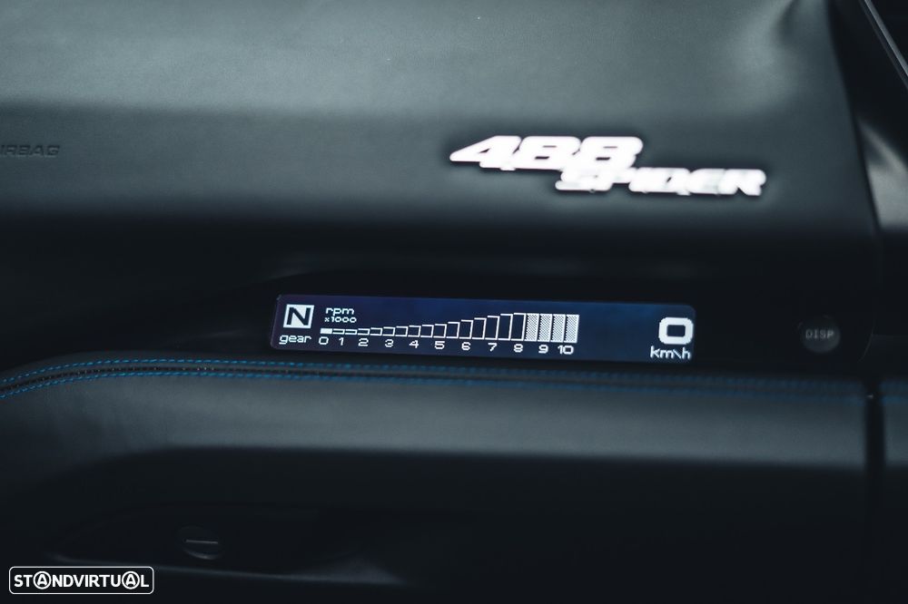 Ferrari 488 Spider - 19