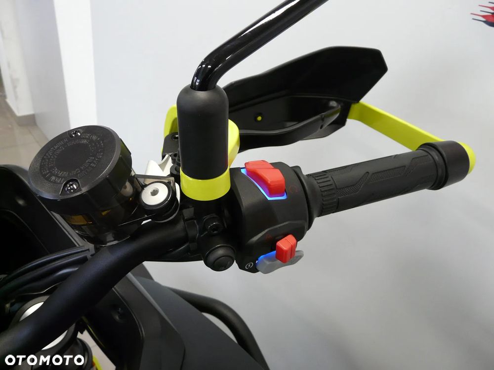 QJMOTOR SVT 650X - 15