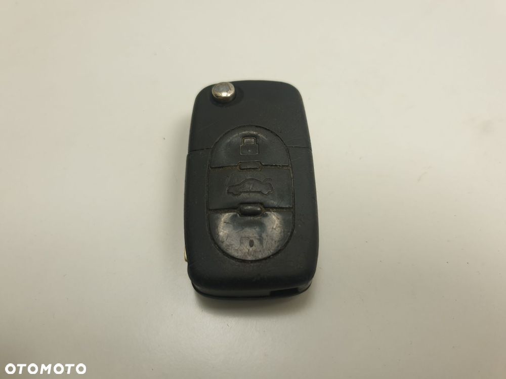 KLUCZYK PILOT AUDI - 9