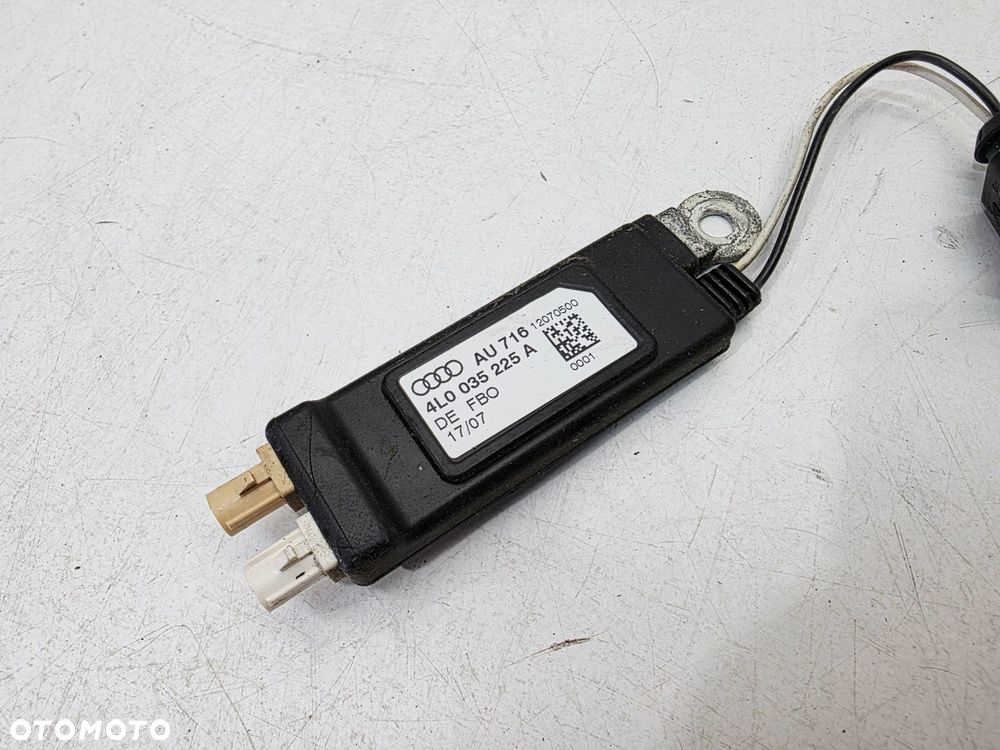 WZMACNIACZ ANTENOWY AUDI Q7 4L 4L0035225A - 3