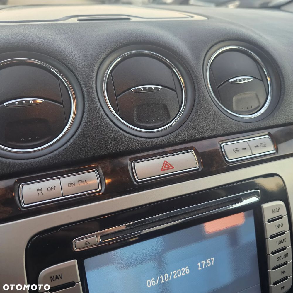 Ford Galaxy 2.0 Ghia - 22