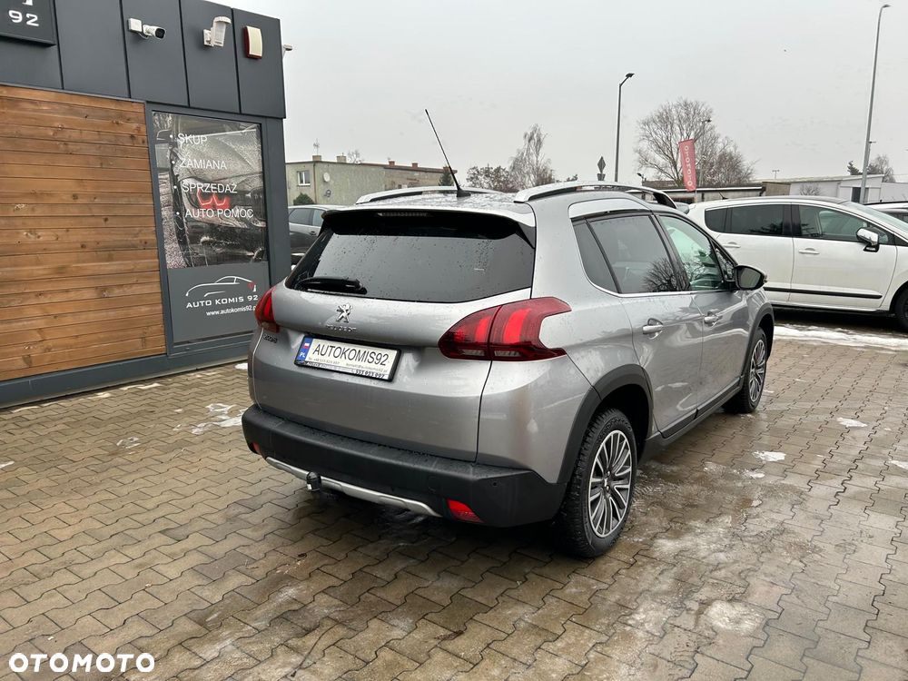 Peugeot 2008 1.2 Pure Tech Allure S&S - 6