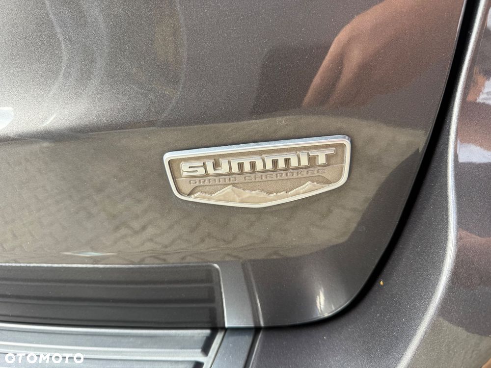 Jeep Grand Cherokee 5.7 V8 HEMI Summit - 28