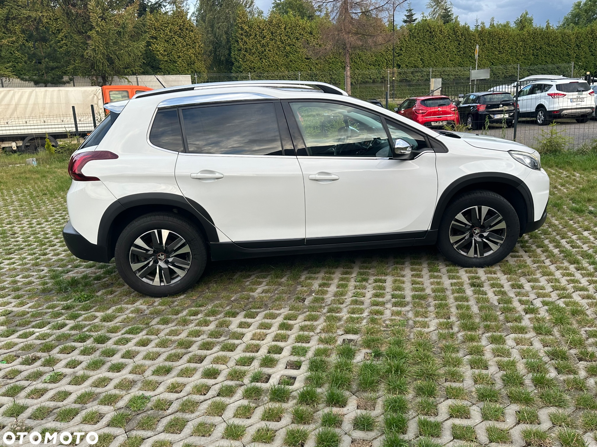 Peugeot 2008 - 4