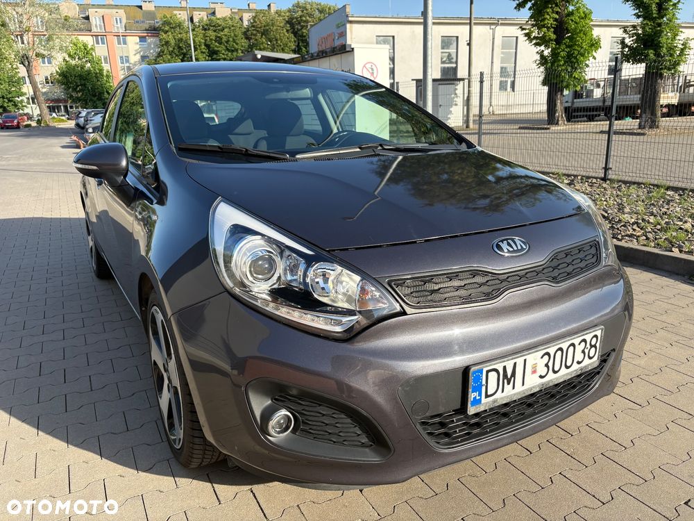 Kia Rio 1.2 L - 1