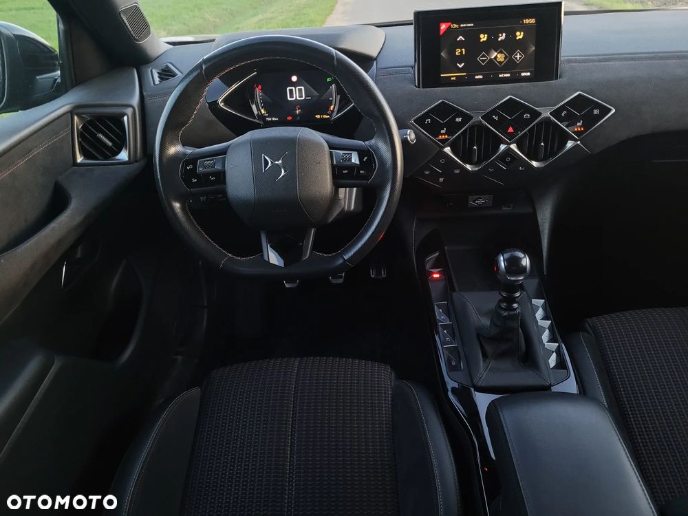 Citroën DS3 Crossback PureTech 100 PERFORMANCE LINE - 21