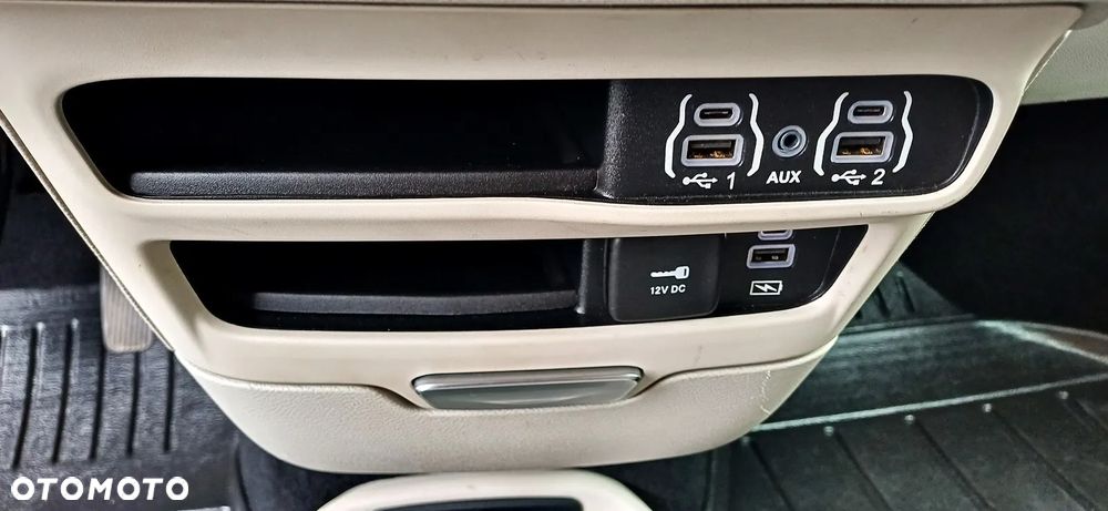 Chrysler Pacifica - 22