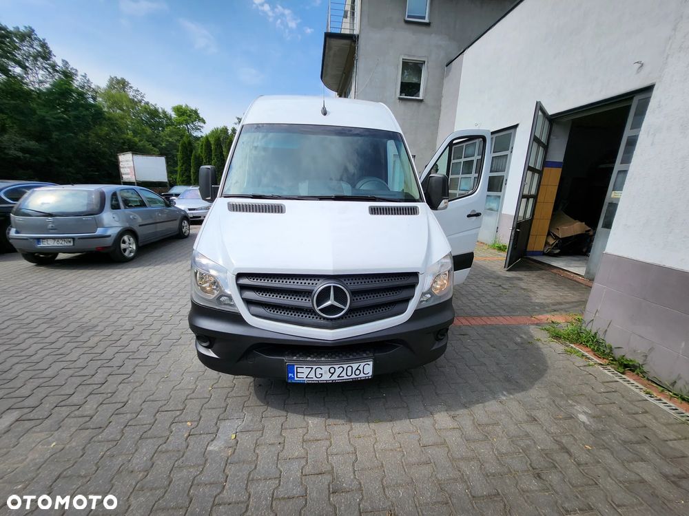 Mercedes-Benz Sprinter - 24