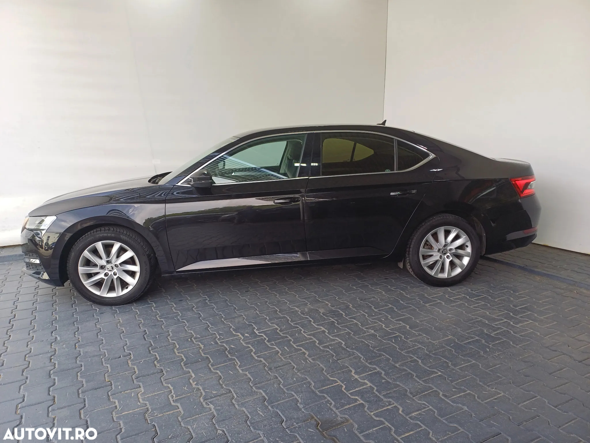 Skoda Superb 1.5 TSI DSG Ambition - 2