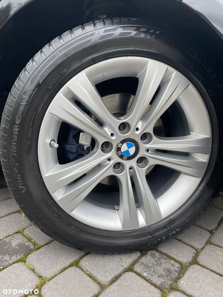 BMW Seria 3 318d Sport Line - 17