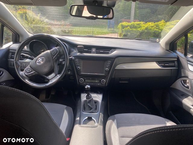 Toyota Avensis 2.0 D-4D Premium - 12