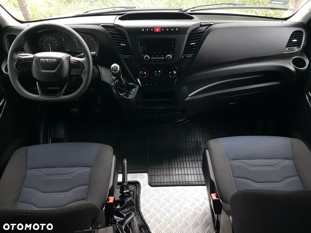 Iveco DAILY KONTENER NISKOPODŁOGOWY 4,43x2,23x2,42 SKLEP FOODTRUCK BAR KLIMA KONIOWÓZ KAMPER - 23