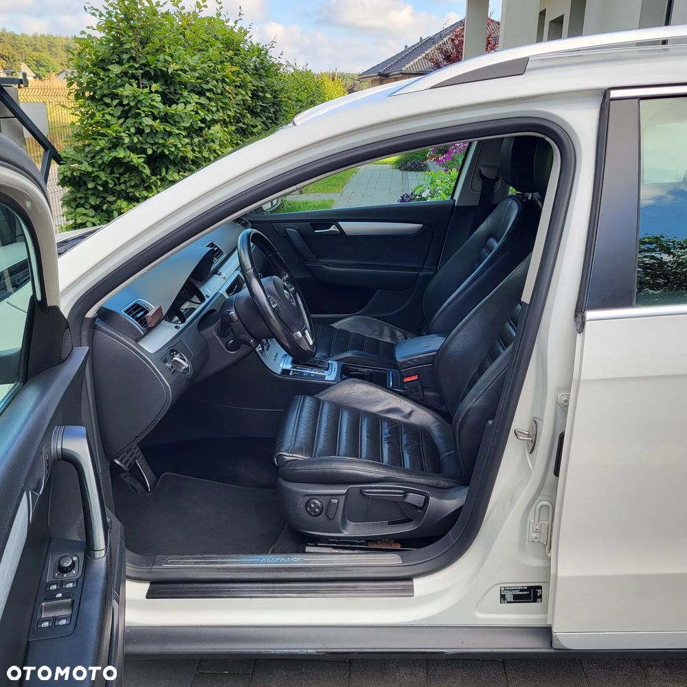 Volkswagen Passat 2.0 TDI 4Mot Highline DSG - 12