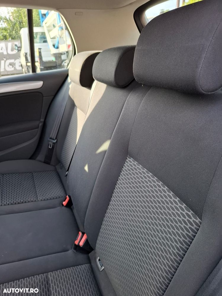 Volkswagen Golf - 11