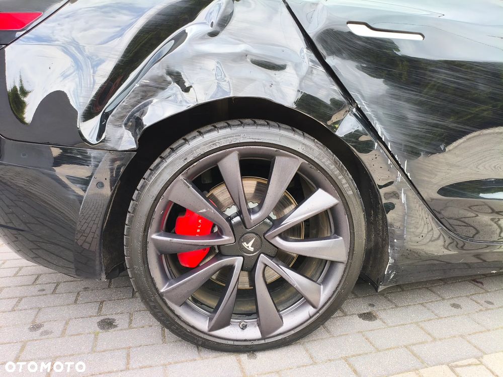 Tesla Model 3 - 9
