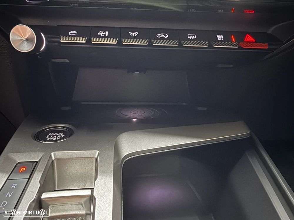 Peugeot 408 225 e-EAT8 Allure - 38