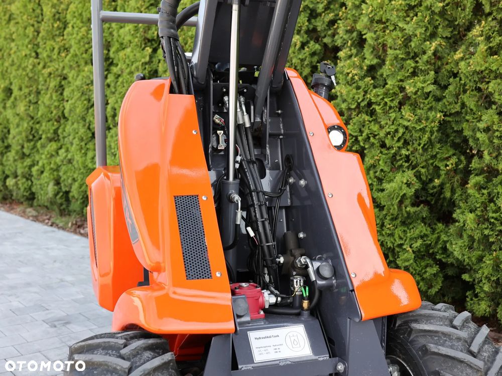 Inny NOWA miniładowarka kompaktowa kołowa TORQMATIK 803 - 15