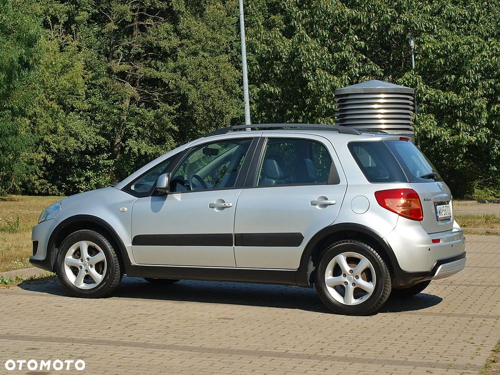 Suzuki SX4 1.6 GS / Premium - 9