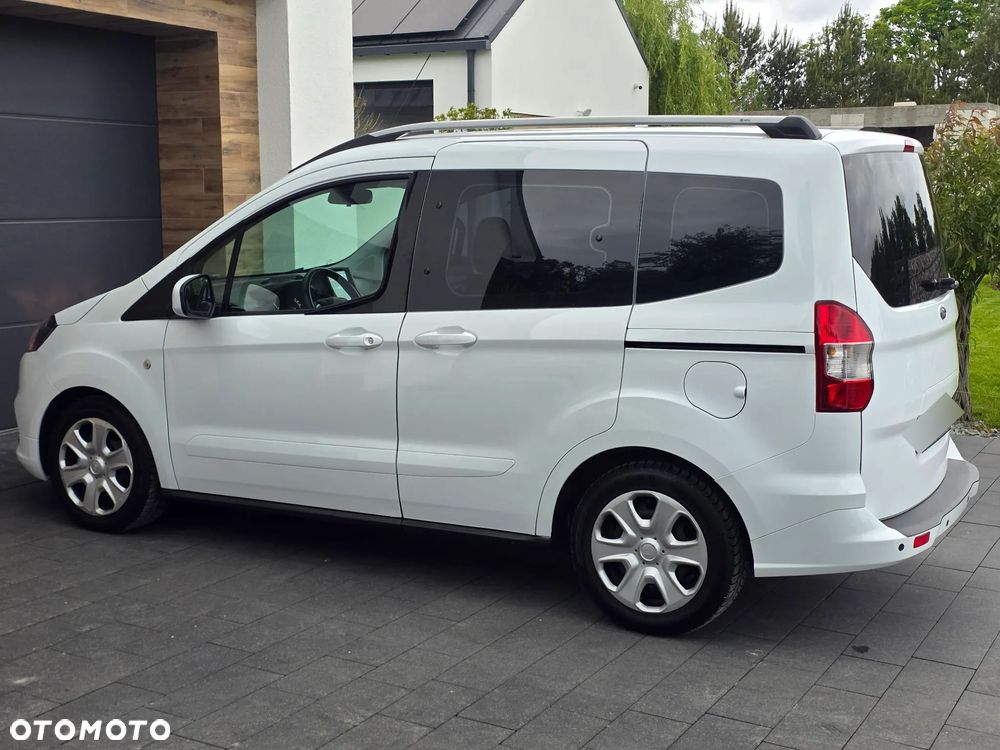 Ford Tourneo Courier 1.5 TDCi Trend - 20