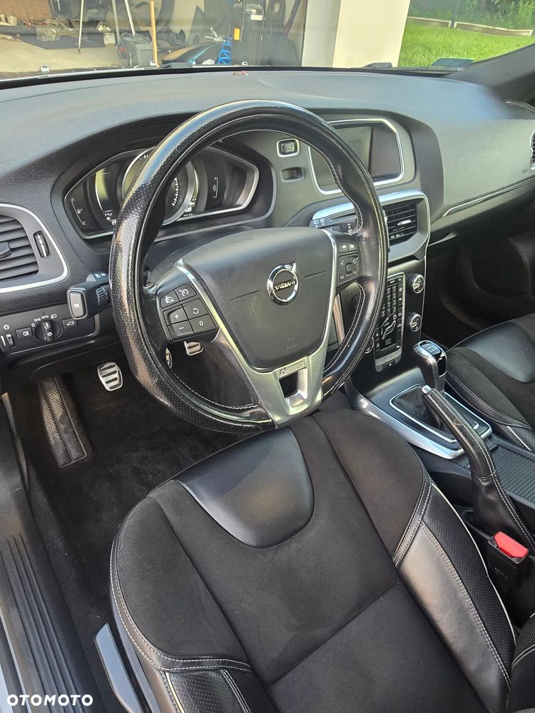 Volvo V40 D3 Drive-E R-Design Momentum - 9