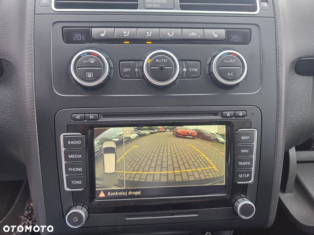 Volkswagen Touran - 11