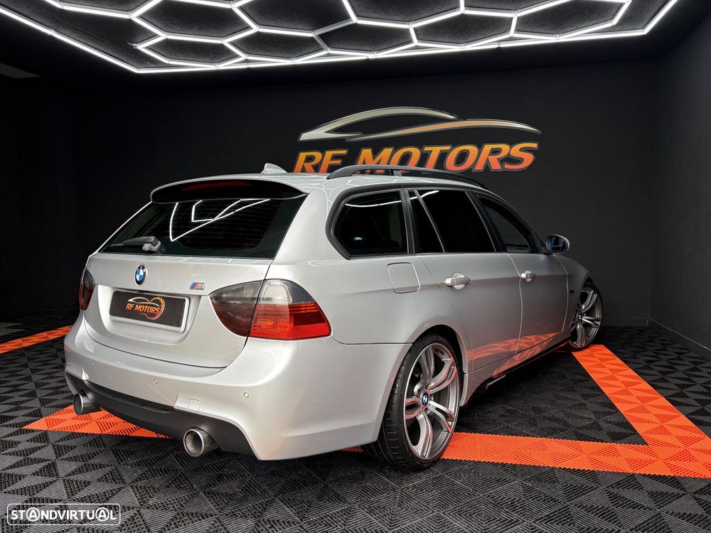 BMW 320 d Touring - 32