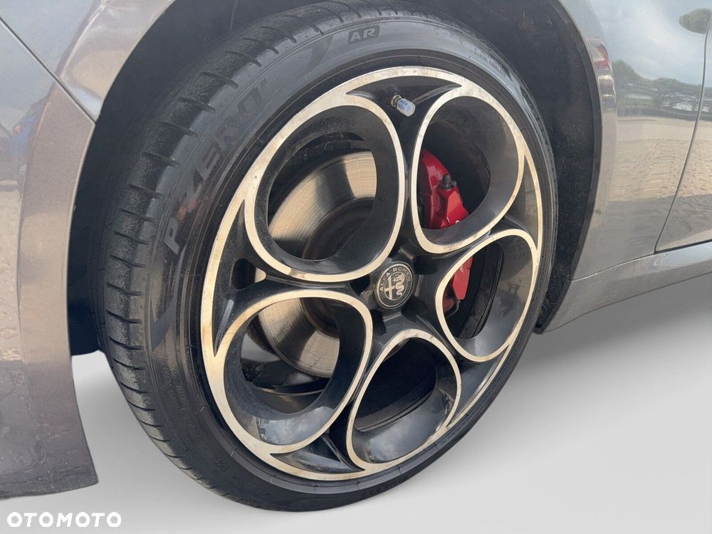 Alfa Romeo Giulia 2.0 Turbo Veloce Q4 - 10