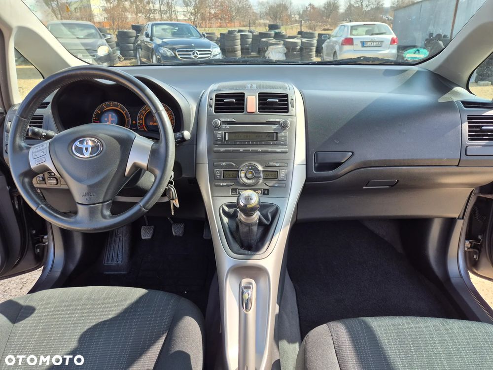 Toyota Auris 1.4 VVT-i - 9