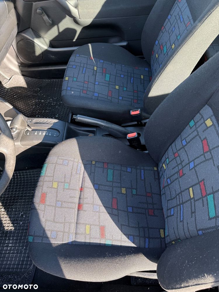 Volkswagen Golf - 11