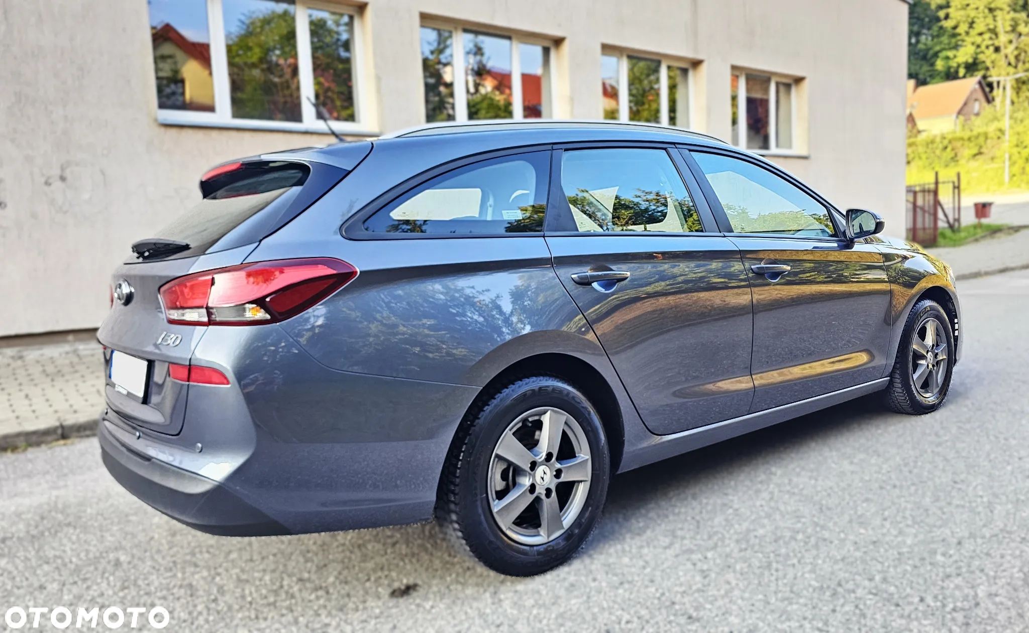 Hyundai i30 1.6 D Classic + - 4