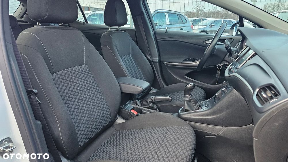 Opel Astra 1.4 T Enjoy S&S - 10