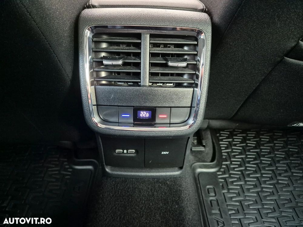 Skoda Octavia Combi 2.0 TDI DSG Style - 12