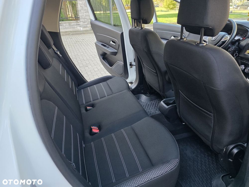Dacia Duster 1.6 SCe Prestige - 19